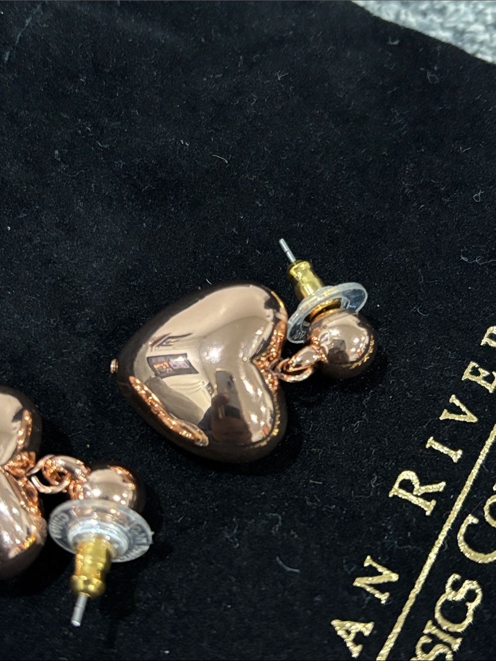 Joan Rivers classic collection heart earrings - Picture 8 of 8